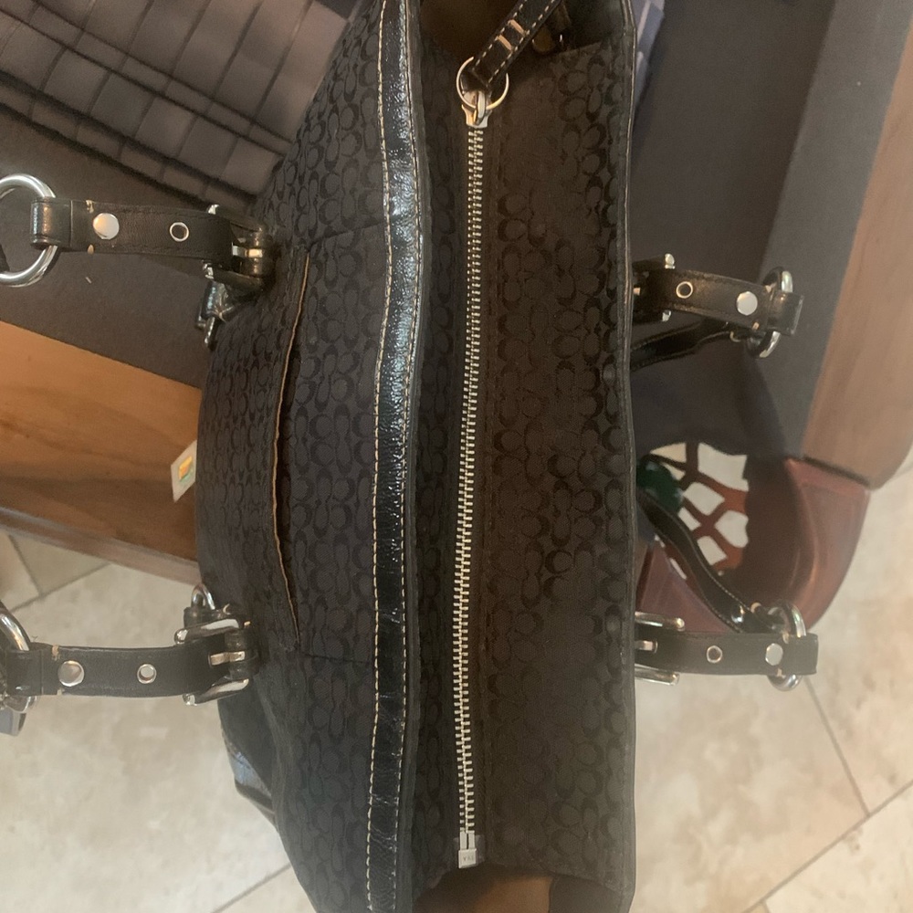 Coach Handbag 👜 🖤 - Picture 5 of 8